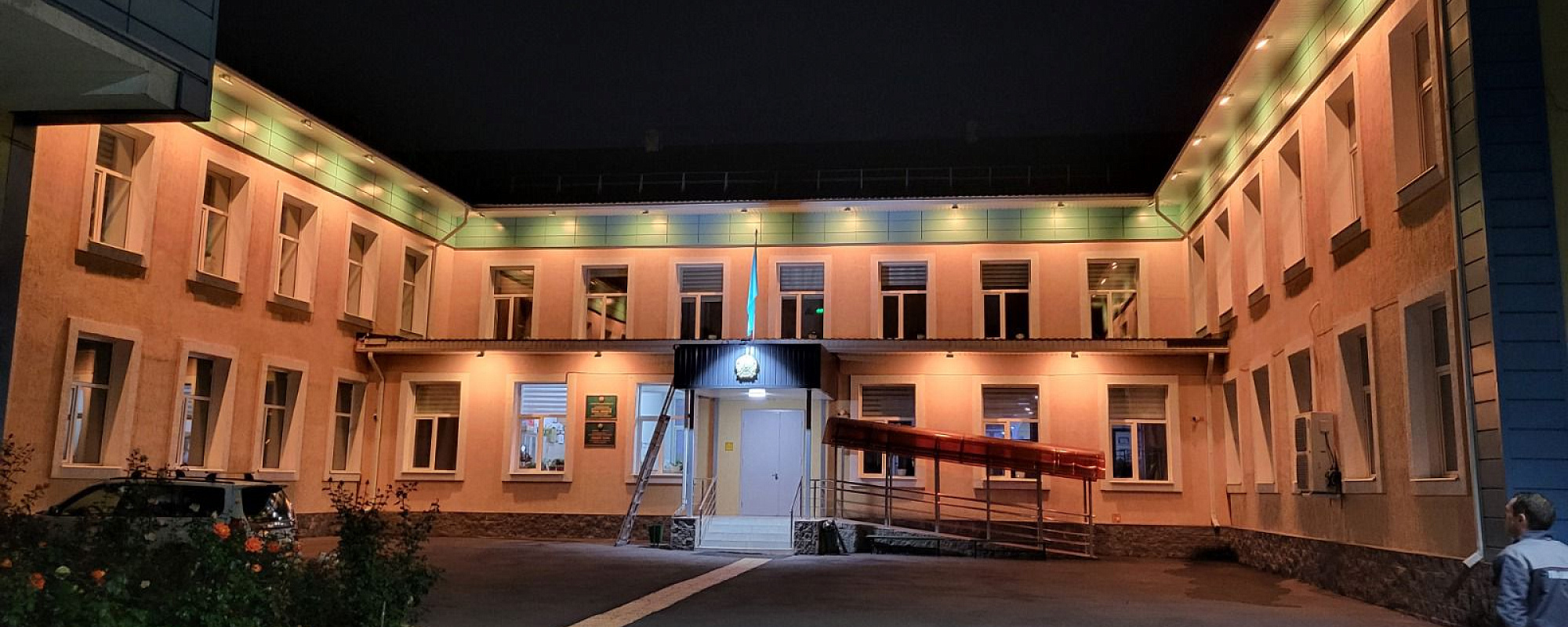 Подсветка фасада здания